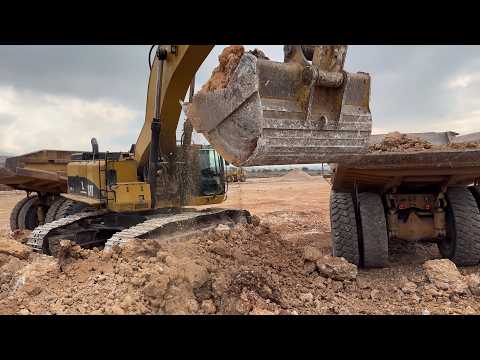Cat 385C Excavator Loading Blasted Materials On Cat 777C & D Dumpers - Sotiriadis/Labrianidis - 4k