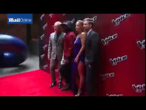 The Voice Bath's Hannah Symons chooses Kaiser Chiefs front man Ricky Wilson on BBC talent show