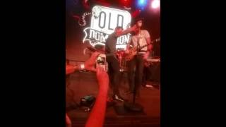 Old Dominion Wrong Turn