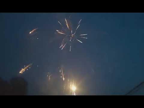 100 shot 30mm Blue mine to Gold glittering Willow cake