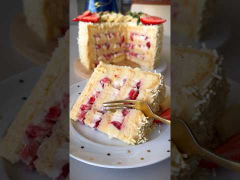 Bolo de aniversário COMPLETO | de chocolate branco com morangos - PT2