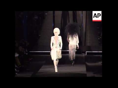 Eye-catching summer mood Scherrer show