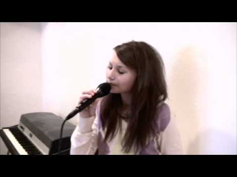 Nora Foss Al-Jabri (13) singing "Somewhere Over The Rainbow" (Full version)
