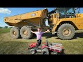 Digging dirt and driving HUGE dump truck | Tractors for kids