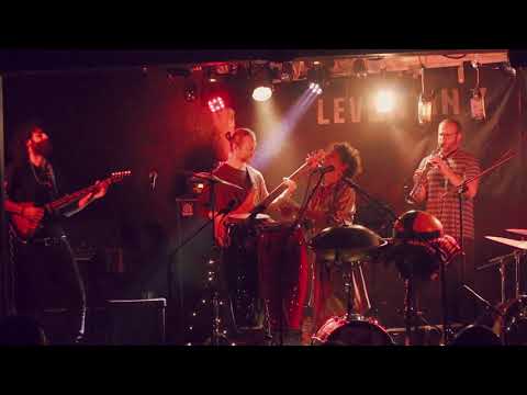 Liron Meyuhas לירון מיוחס - See-Line Woman | רעש מגזין מוסיקה