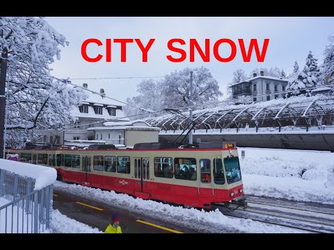 Snow and Trains in Zurich - Forchbahn Winter - Bahnhof Stadelhofen