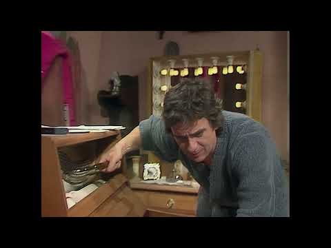 The Muppet Show - 407: Dudley Moore - Cold Open (1979)