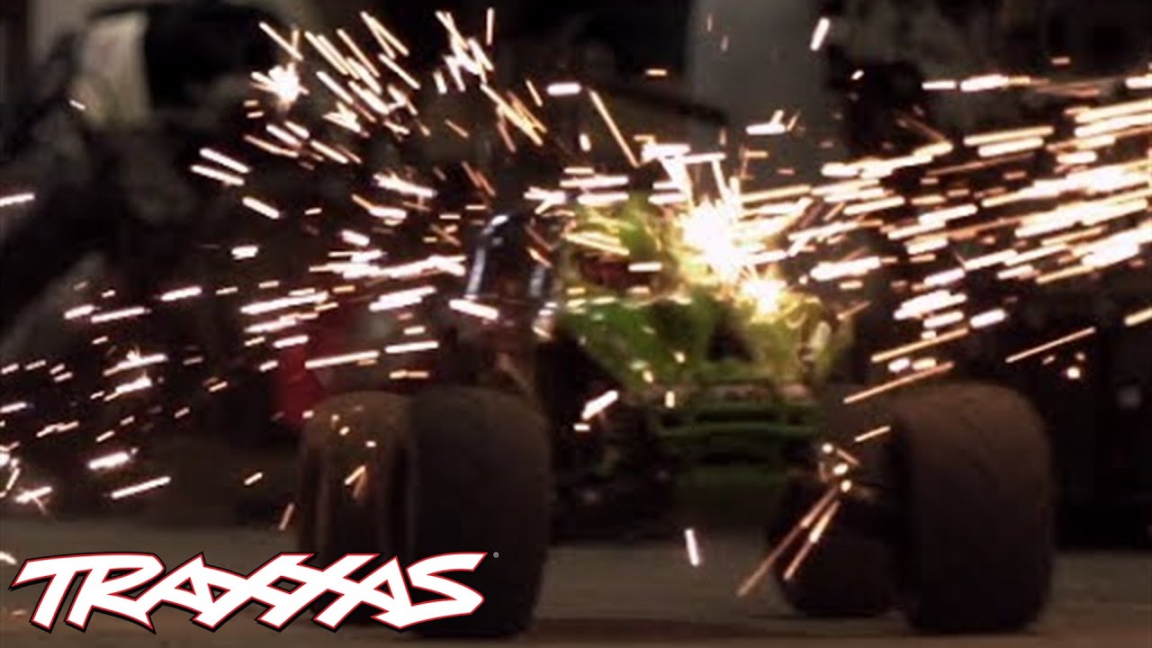 RC auto Traxxas Skully 1:10 RTR, modrá