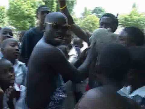 ze com ep12 sc4prt1.wmv