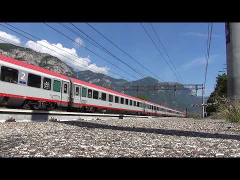 TAURUS OBB E.190 016 IN TRANSITO IN STAZIONE A PERI. (VR) 17 - 8 - 2017