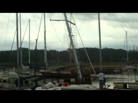 Solaris getting mast removed