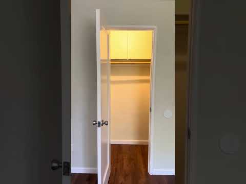 2 Bed 1 Bath House in Oakland property video