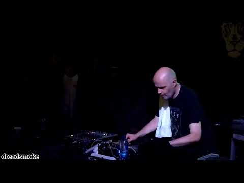 VIBRONICS ft madu (uk) - Fyah Bun (Willi Williams) & Dubwise @ reggaebus (b) 010918