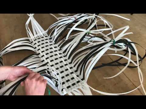 DIY Plastic Strap Tote Bag