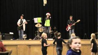 Shout sings Christmas songs