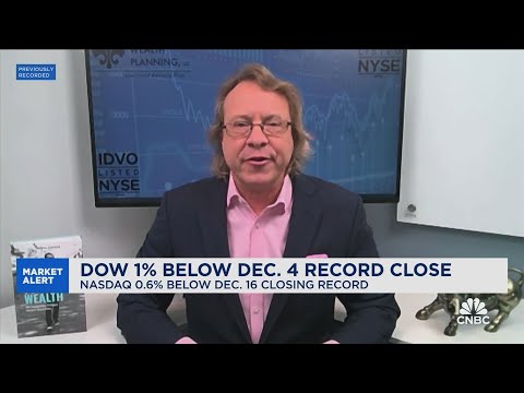 Simpson: We need to pay attention to bonds, as that market and smarter than stocks