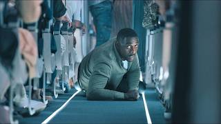 Um passageiro comum se junta aos sequestradores com um plano absurdo para salvar os passageiros