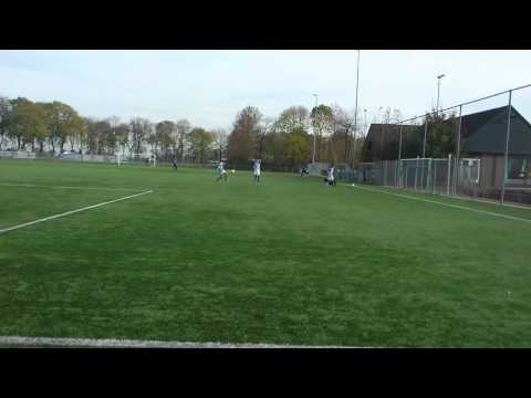 Amine doet een trucje