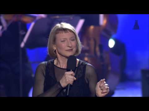 Dagmar Manzel and the "Orchester der Komischen Oper Berlin" at TEDDY AWARD 2014