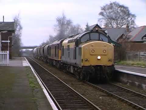 37377+60049 Ashley 6F67 1230 Briggs Sdgs - Warrington Arpley 13 December 2001