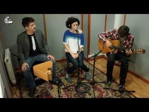 Elena Gadel - Saltar al vacío