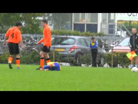 2011-10-08 Internos B2- Beek Vooruit B2: 3-0 DSCN0910.MOV