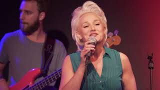 Pieternel - New Day (Live at Splendor)