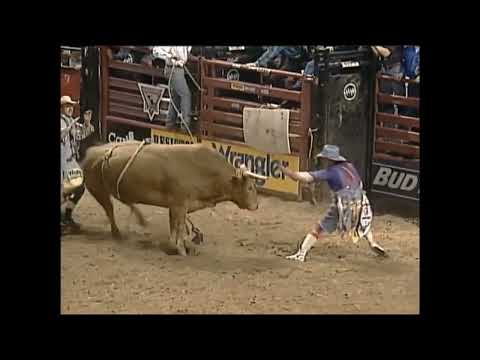 Yellow Jacket Knocks Shawn Robinson - 99 PBR Bakersfield