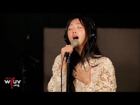 Glint - Sarah Kinsley