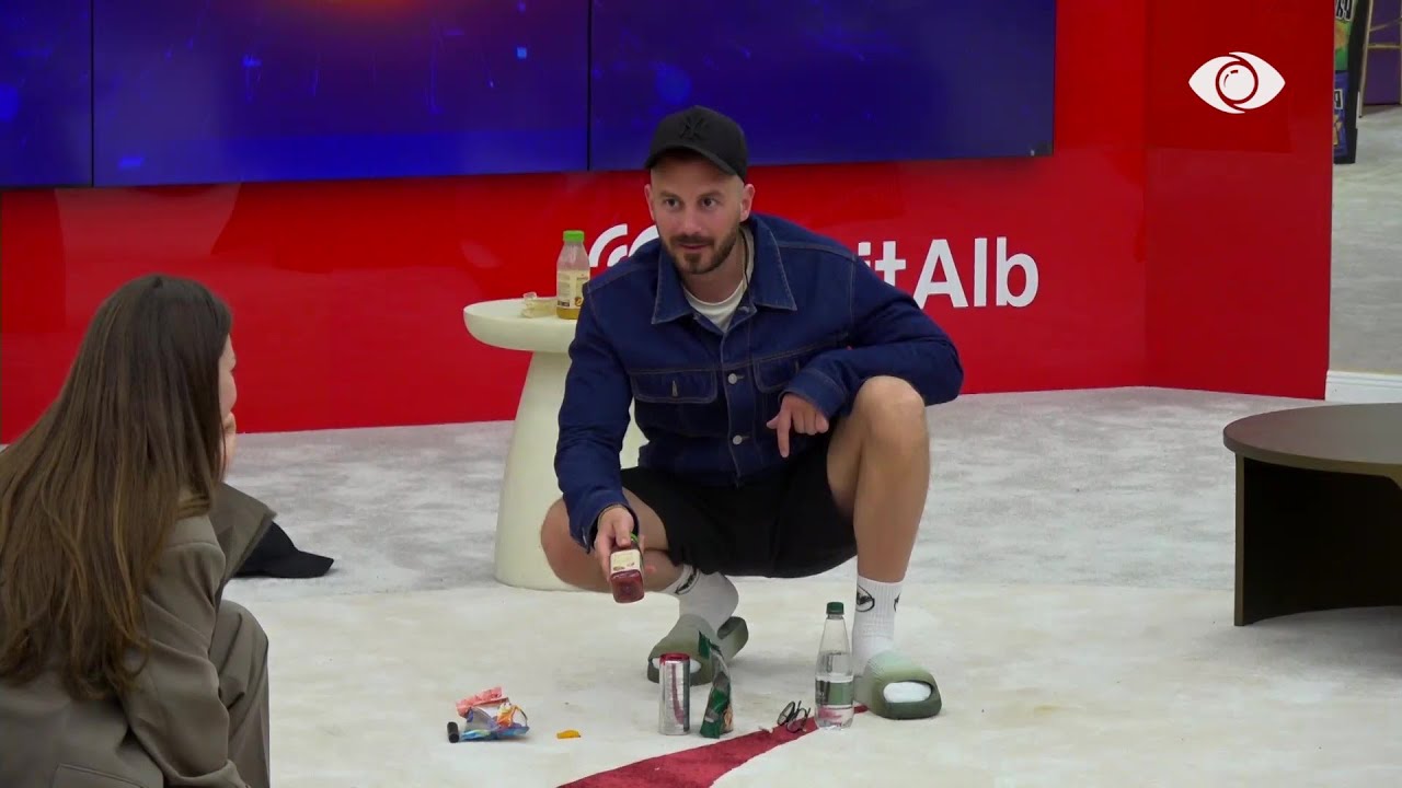 Nga s… me divanin, tek heqja e këpucëve me gojë, Romeo dënon banorët