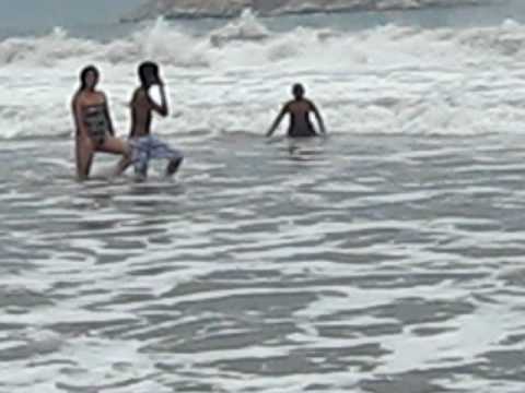 andrea y yahaira balarezo video en la playa