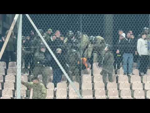 Romanian fans at Zenica, clash with police and home fans