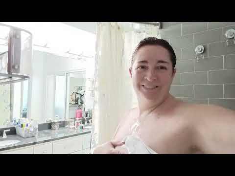 Bbw Showering