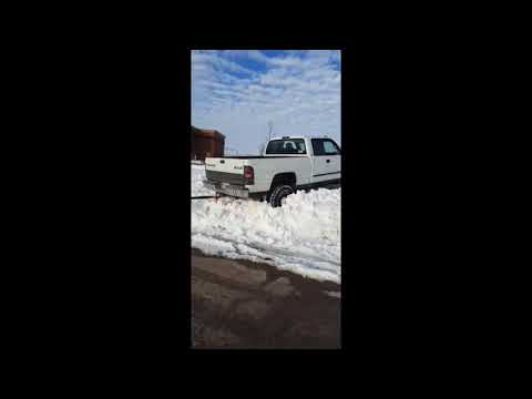 F250 pulls out stuck Cummins