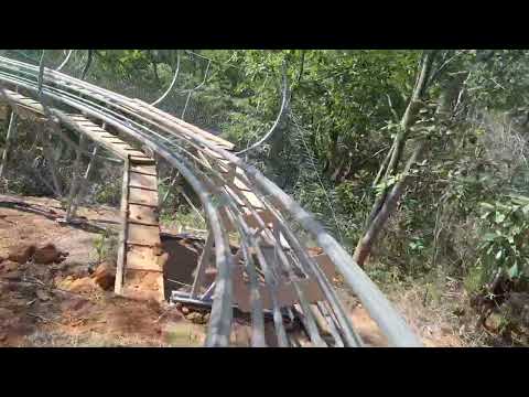 Descida do trenó Terra dos Dinos