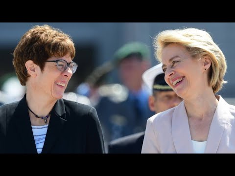 Amtsübergabe mit militärischen Ehren im Verteidigungsministerium