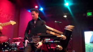 Jonathan Fritzen Performs Nostalgia Live at Spaghettinis