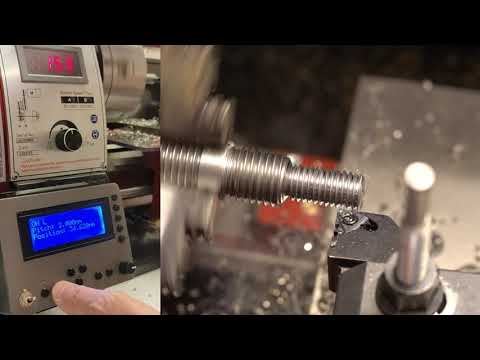 Playing with an electronic lead screw