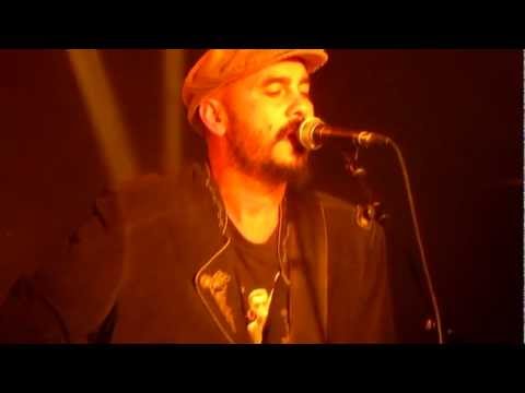 Donovan Lyman - All We Need is Love - Live in Paris