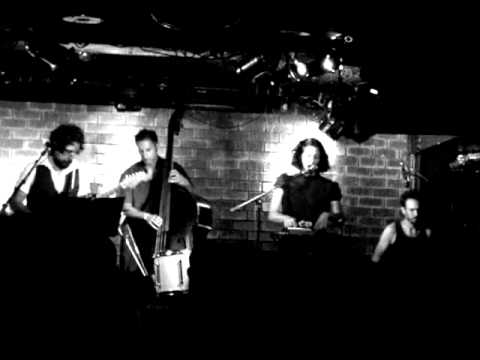 25.07.2012. Efrat Ben Zur @ Ozen Bar: One Fainting Robin