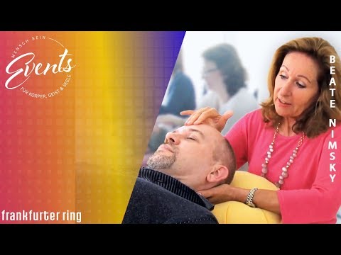 Beate Nimsky demonstriert die Access Bars