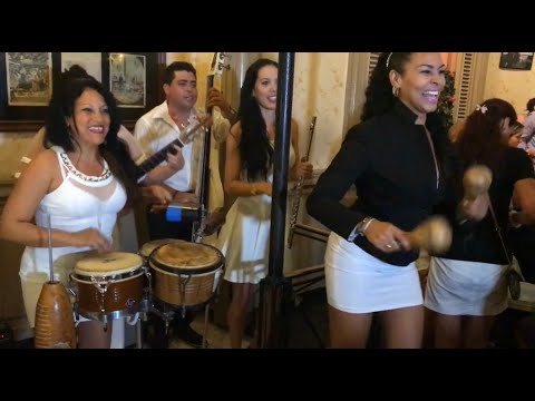 The hottest and sexiest singer - El Floridita Bar, Havana, Cuba