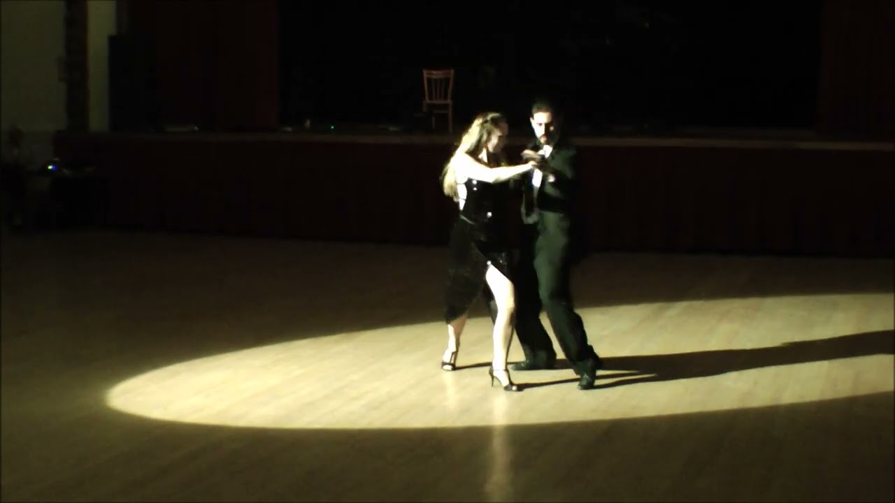 Lisette Perelle y Martin Almiron at Vecher Tango December 17, 2022