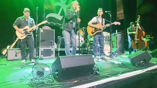 John Doe and James Intveld cover Hank Snow's "(Now And Then There's) A Fool Such As I" in Denver