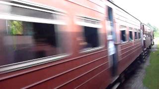 preview picture of video 'Sri Lanka,ශ්‍රී ලංකා,Ceylon,Train with passengers'