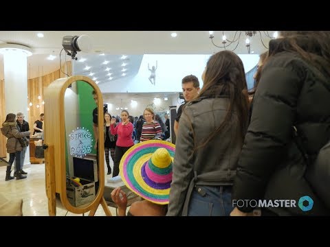 Retro Mirror Booth at Events: A Corporate Event