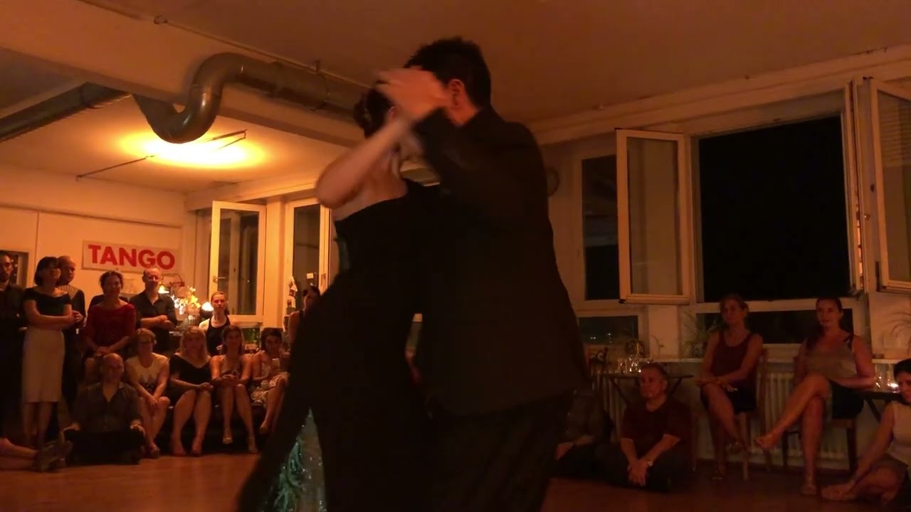 Agustina Piaggio & Carlos Espinoza_1  Milonga "Entre Dos" 16.9.2023 20 Anos goooal!!