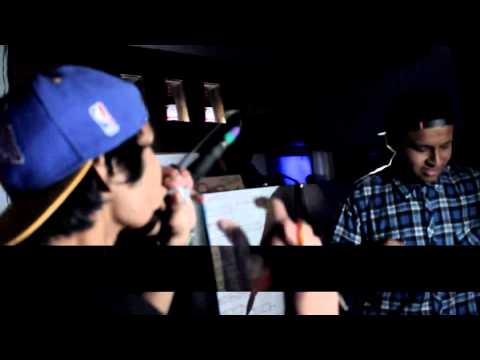 Dros vs Stefanno - 1ra Ronda - Batalla de los Gallos Pesos Pesados 2014