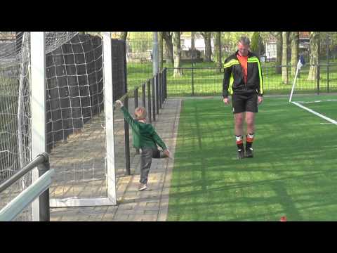 Opjestropdas 5 april 2014 PVC 2 - VV De Meern 9 com 1-3 Warming up Peter en Vanya
