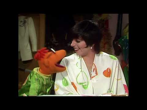 The Muppet Show - 414: Liza Minnelli - Cold Open (1979)